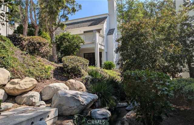 190 N SINGINGWOOD Street photos photos