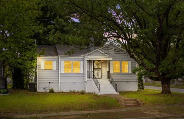Newly Renovated 3 Bedroom 2 Bath Home Available Now! photos photos