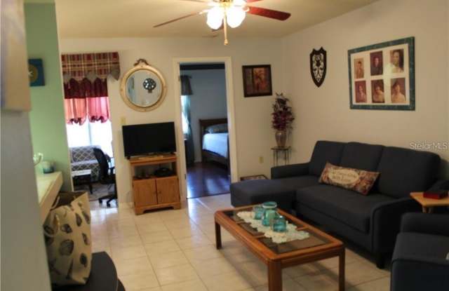 1025 BOWSPRIT Lane Gallery 4