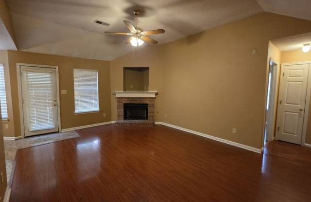 6487 Glastonburg Lane Gallery 1