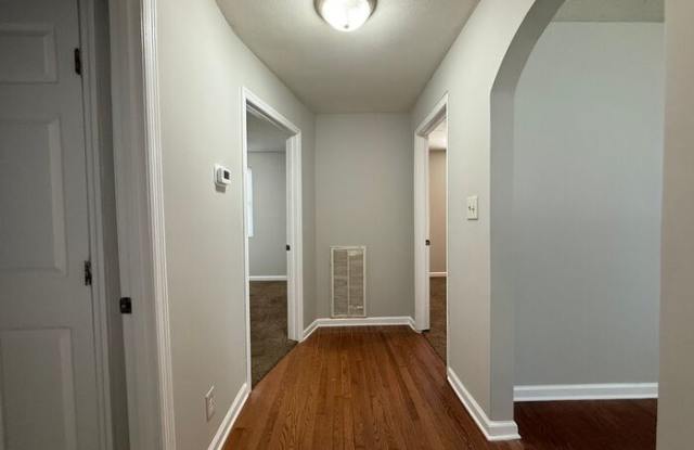 1124 Chester Avenue Gallery 4
