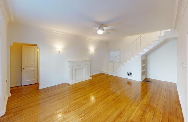 Olympic Blvd Apartments...REMODELED TWO BEDROOM APARTMENT with Garage…Carthay Circle Area, Great Location! CALL NOW! Gallery 3