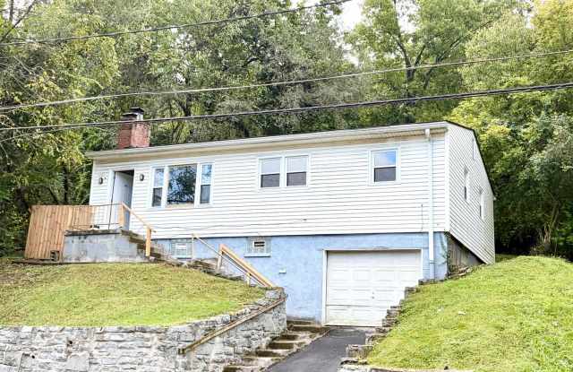 3 Bed/1.5 Bath House for Rent - Private Setting, Offstreet Parking - Single Family House - Cincinnati photos photos