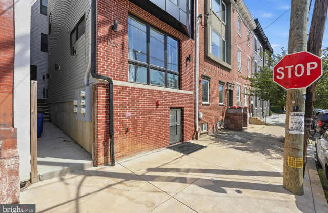1729 FRANCIS Street Gallery 3