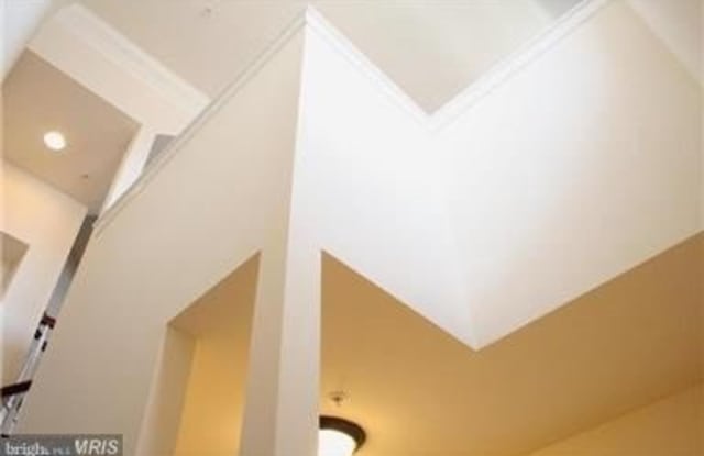 688 PULLMAN Place Gallery 3