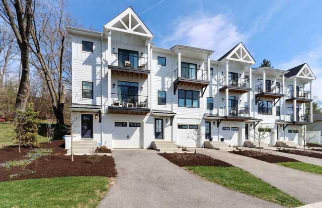 Fontana Townhome with Lake Views – Available for Monthly & Mid-Term Rentals Gallery 1