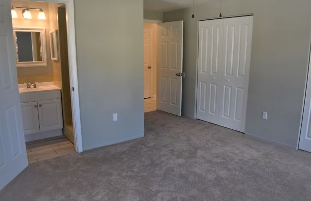 8214 Fox Hollow Dr Gallery 3