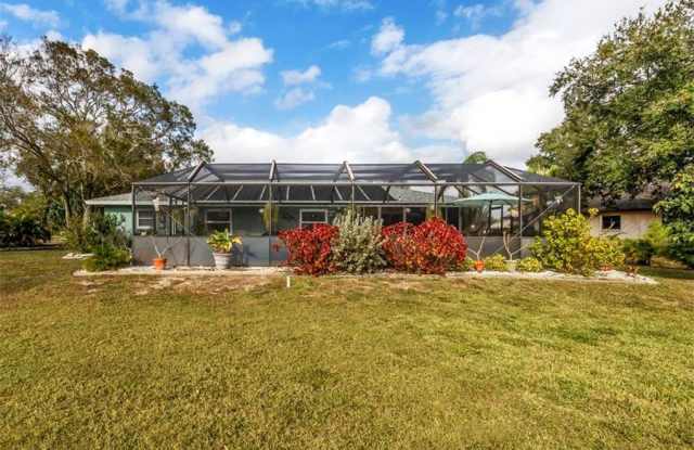 2227 Pineland Drive photos photos