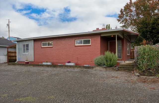 3 Bed 2 bath home with office Gallery 4