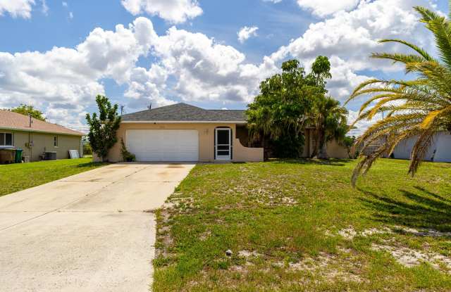 3/2 Home with Garage Available NOW off Santa Barbara Blvd area Gallery 3