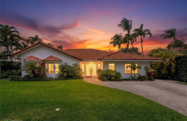 560 Hampton Ln photos photos