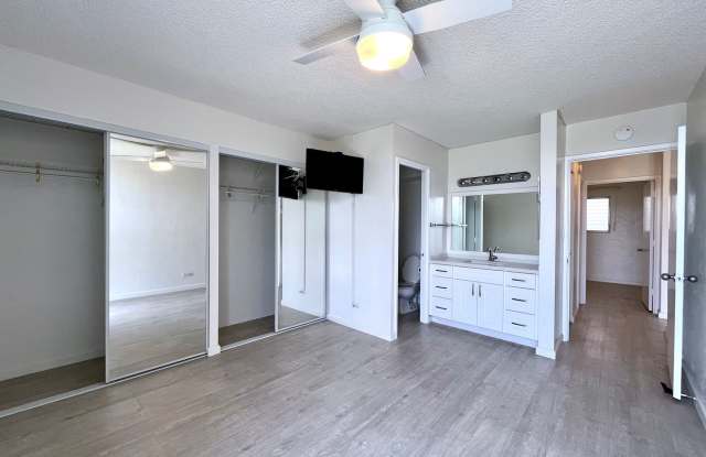Stylish 2 Bed / 2 Bath Condo in Colonnade on the Greens – Gated Community photos photos