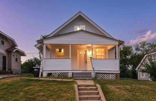 Fully Remodeled 4 Bedroom Benson Home!! photos photos