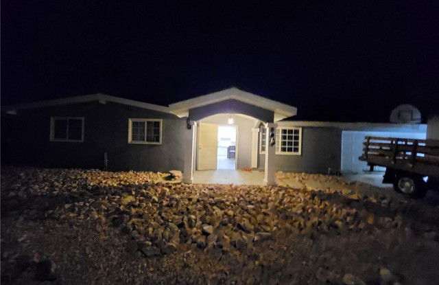 38513 32nd Street East - 38513 32nd Street East, Palmdale, CA 93550