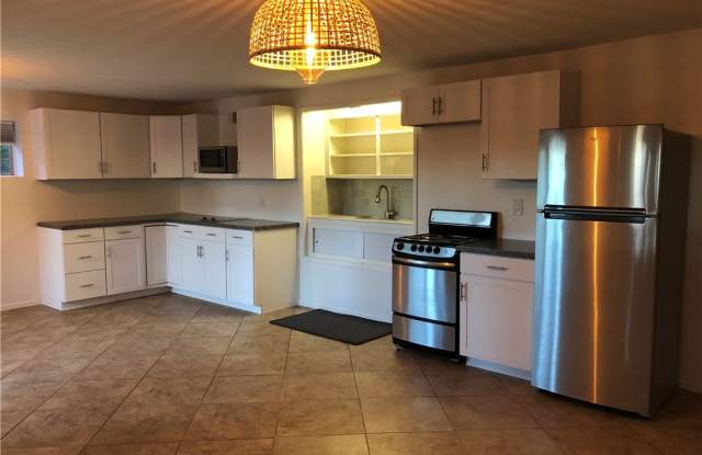 2120 Temple Hills Drive Gallery 2