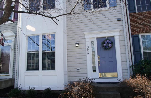 12056 ELLIOTS OAK PLACE - 12056 Elliots Oak Place, Linton Hall, VA 20136