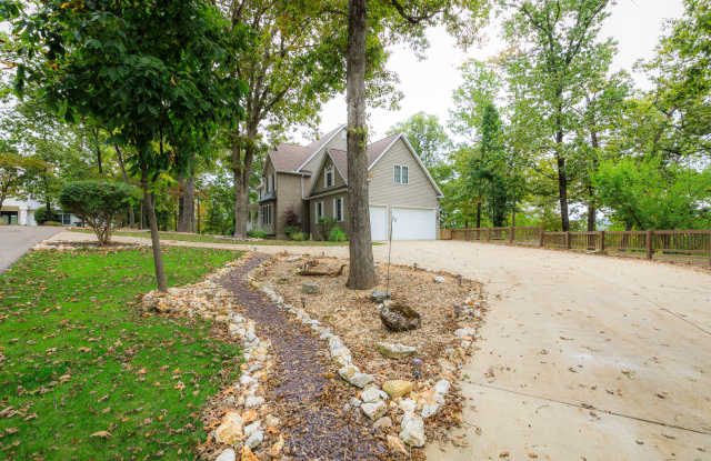 40 North Point Drive Gallery 3