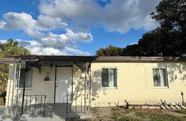 16521 NW 18th Ct photos photos