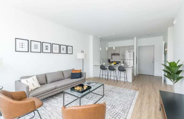 888 W Van Buren St photos photos