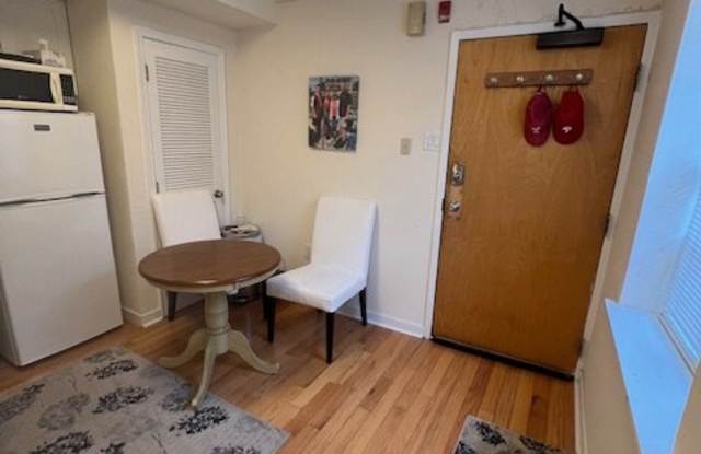 2005 Fairmount Ave. - 8 Gallery 3