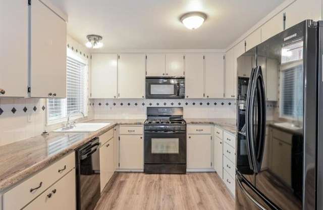 18915 59th Street East Gallery 2