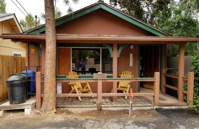 2 bedroom with 1 bath - 1008 Sierra Avenue, Big Bear City, CA 92314
