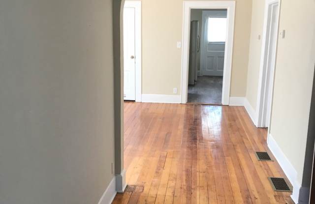 Newly updated 5 Bedroom 2 Bathroom Home in St.Paul! - 638 Edmund Avenue West, St. Paul, MN 55104