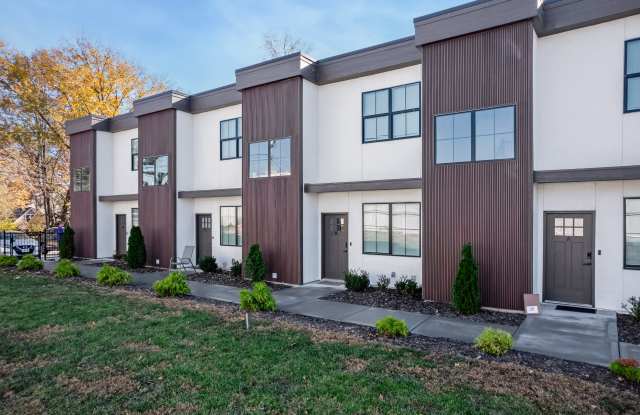 4315 Holly - A photos photos