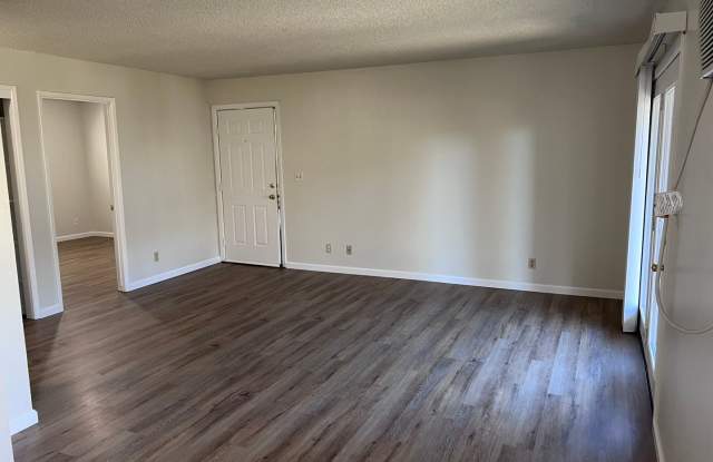 1905 East St 1-16 Gallery 3