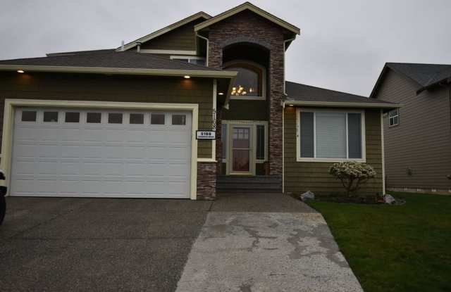 4 bedroom, 2.5 bathrooms and Office/bonus room In Ferndale Gallery 1