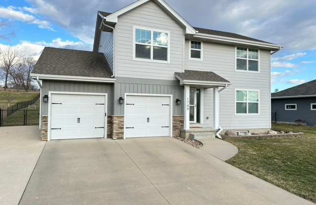 HUGE YARD!! 4 Bedroom, 3.5 Bath in Granger photos photos