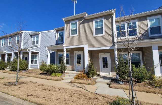 COMING SOON: 3BR Townhome • Full Kitchen • Garage + Driveway photos photos