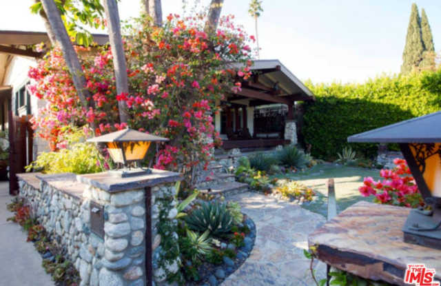 1531 North CURSON Avenue Gallery 3