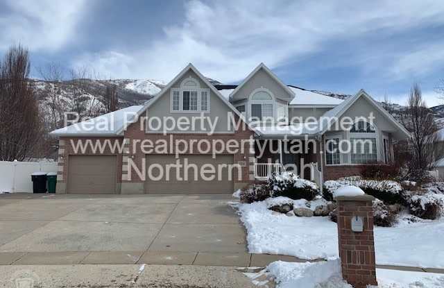 Spectacular Home Centrally Located In Fruit Heights! photos photos
