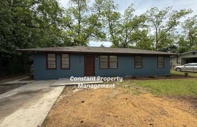 Fully Renovated 4 Bedroom Home with Fenced Yard – Available Now! photos photos