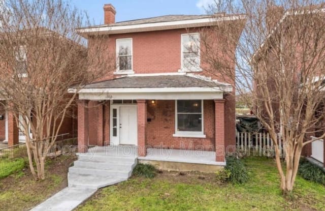 1202 S Willow St photos photos