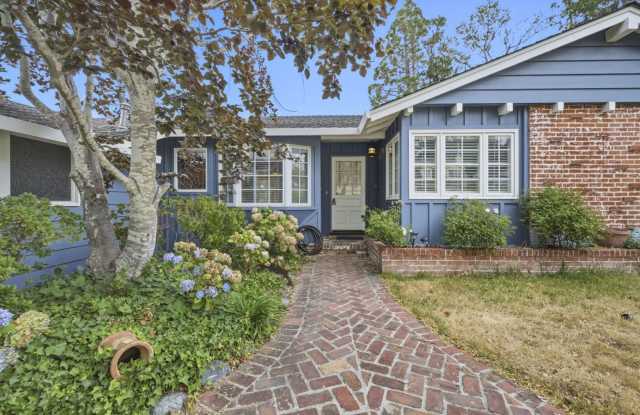 Updated 4 Bed, 2 Bath Home with Canyon Views! photos photos