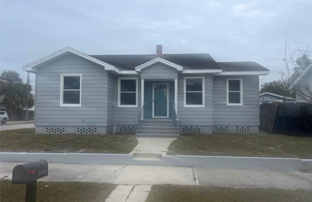 2323 W NORTH B STREET photos photos