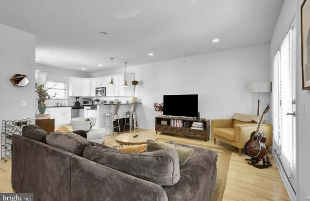 2302 COLLINS STREET photos photos