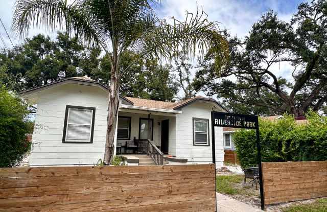 Flats at Riverside Park photos photos