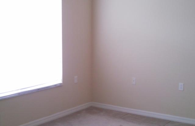 Beautiful 3 Bedroom 2.5 Bath Townhome in Lakeside Village!! Gallery 4