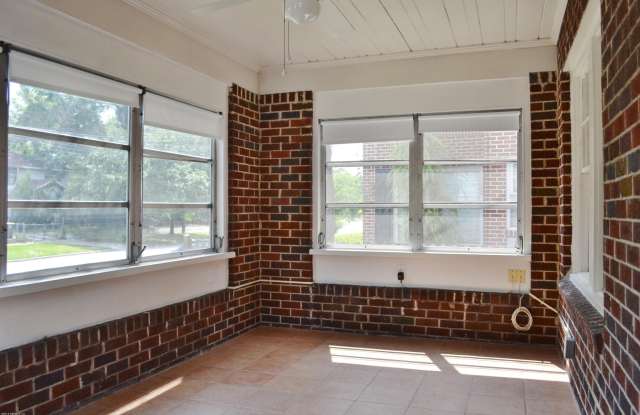 2559 DELLWOOD Avenue Gallery 3