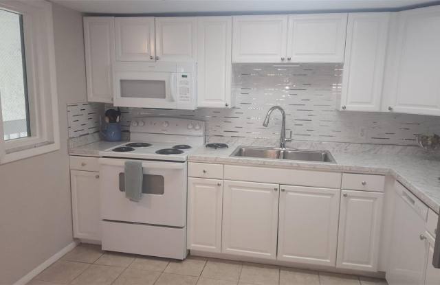 588 FAIRWAYS LANE photos photos