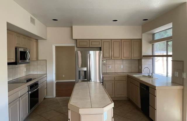 1628 E Glenhaven Drive Gallery 2