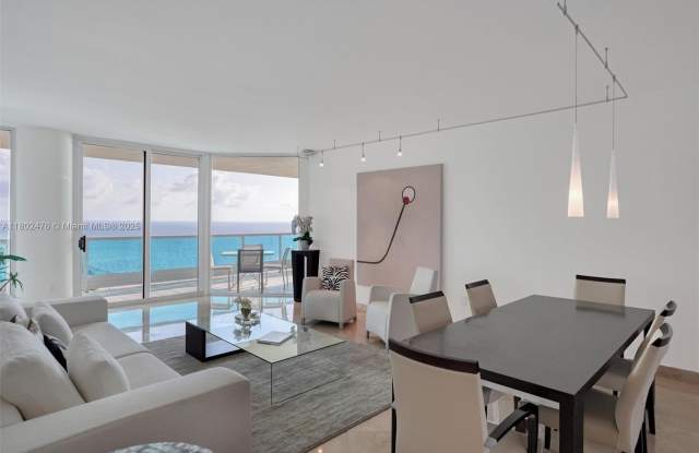5025 Collins Ave photos photos