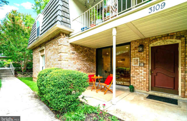 3109 PATRICK HENRY Drive Gallery 2