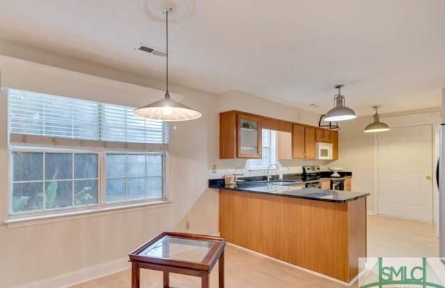18 Lexington Court Gallery 3