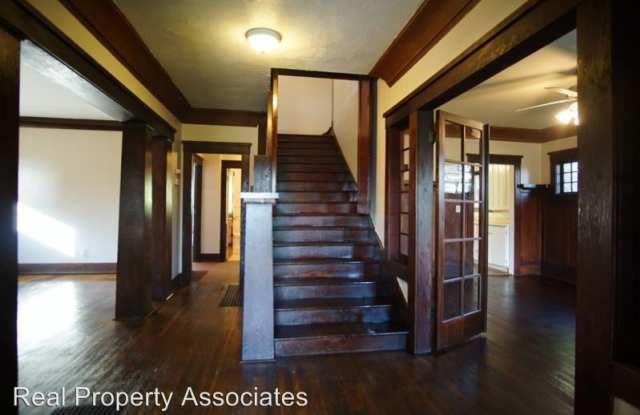 2109 Aurora Avenue - 2109 Aurora Avenue North, Seattle, WA 98109