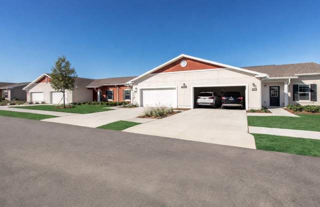 Summer Pointe Village Gallery 2