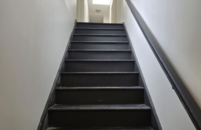 7409 BROADWAY Gallery 2